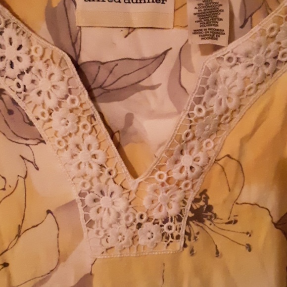 Woman top - Picture 2 of 4